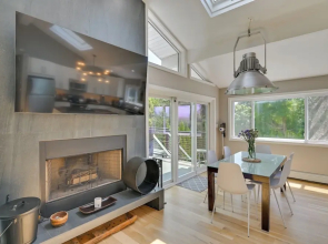 Alluring Hampton Bays Hideaway < 2 Mi to Beach!