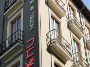 Khu Hotel