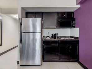 La Quinta Inn by Wyndham West Long Branch/NJ Shore Area