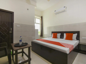 OYO Flagship 75751 Hotel Surya