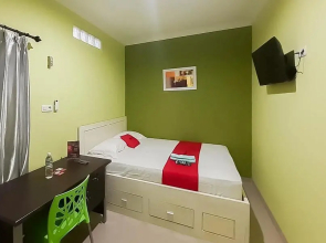 RedDoorz Syariah near Hermina Hospital Palembang 2