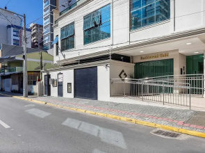 Apartments in a Building 650 Meters From Meia Praia Beach - Rgos