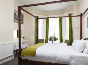 Pearl and Pebbles Hotel