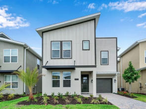 Edgy, Modern 6 Bed 5 Bath