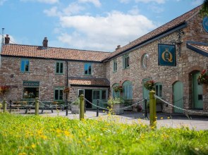 The Queen's Chew Magna