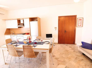 Central Apartment with Wi-Fi, Air Conditioning & Balcony with Sea View; Garage