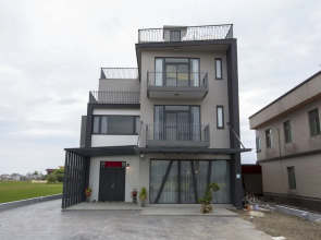Riverside Villa II