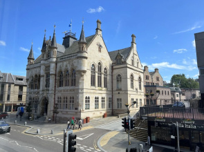Central 1-bed Apartment in Inverness, Sleeps 4