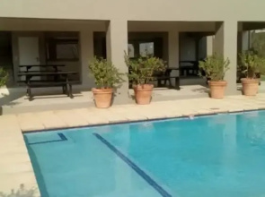 Remarkable 3-bed Apartment in Fourways, Sandton
