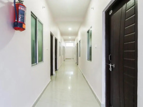 Hotel Golden Leaf by OYO Rooms