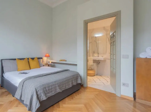 Garibaldi's Balcony by Rent all Como