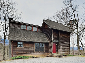 New Listing! Great Smoky W/ Hot Tub 3 Bedroom Home
