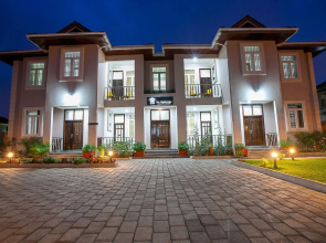 The Highbridge Guest Lodge