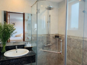 White Lotus Hotel Saigon