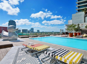 Отель Dua Miami Brickell, An Autograph Collection Hotel