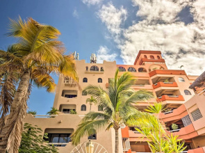 Chic Cabo San Lucas Getaway < 2 Miles to Beaches!