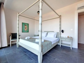 5 Bedroom Luxury Villa With Private Pool and Private Beach in Bodrum-gumusluk 2