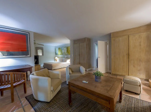 Caye Blanche Guest House