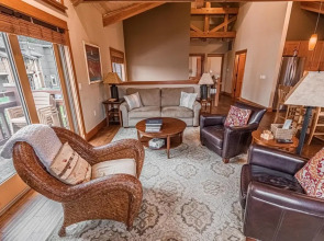 Lodges at Cannon Beach C1