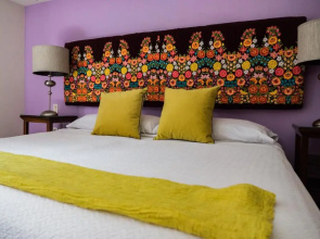Casa de las Bugambilias B&B