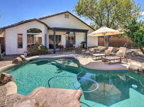 Private Heated Pool: Phoenix Sanctuary w/ Foosball