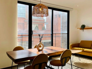 w Sunny 2BR in Modern Building in Chico