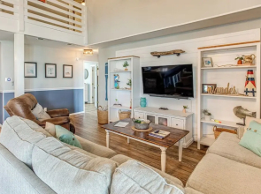 Gorgeous OIB Escape w/ Dock & Canal View!