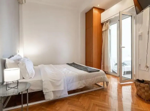 Penthouse Under Acropolis