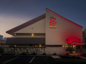 Red Roof Inn PLUS+ Boston - Framingham