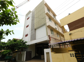 Oyo 40876 Sri Kamadhenu Residency