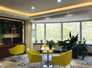 Super 8 by Wyndham Weifang Ba Jiu Hospital Qingping Road