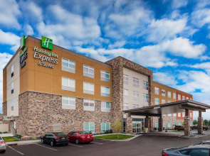 Holiday Inn Express & Suites Rice Lake by IHG