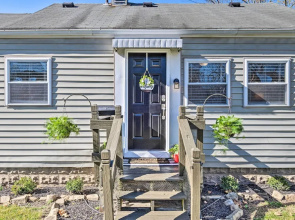 Anderson Bungalow Near University + Downtown!