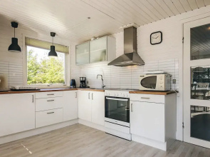 Peaceful Holiday Home in Storvorde near Sea