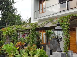 Embe Joglo Homestay