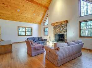 Benton Home on 50 Acres w/ Private Deck & Views!