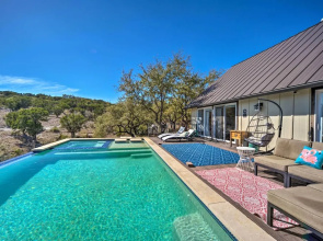 Spicewood Vacation Rental w/ Infinity Pool!