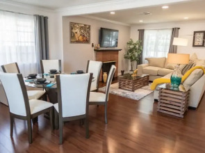 Tranquil 2BR Home in Beautiful Neighborhood P24