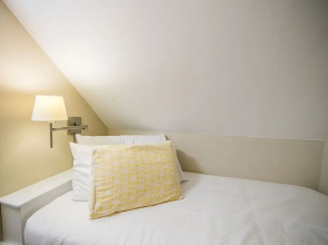 37 Royal Fern Beautiful 4 Bedroom 3.5 Bath with Private Pool - Sleeps 12 Perfect family location 4 Home by RedAwning