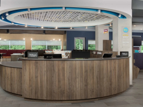 Tru by Hilton Charlotte Airport Lake Pointe