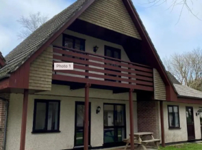 Trevithick Cottage Sleeps 6, Dog Friendly, Parking