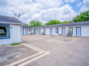 OYO Budget Inn Falfurrias Hwy 281