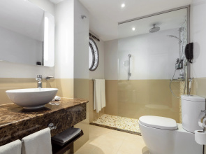 Crowne Plaza Muscat by IHG