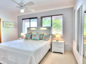 Unique Apartment With Pool View and few Steps Away From The Beach