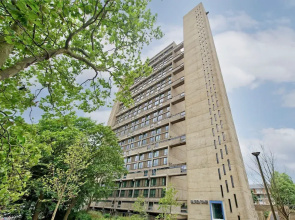 Stunning Two-bedroom Poplar Flat With City Views