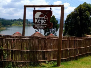 Bunyonyi Apple Farm Stay