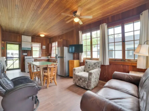 Les Cheneaux Islands Cabin 4 w/ Deck: Pet Friendly