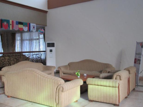 Elty Suites Lesung Batu