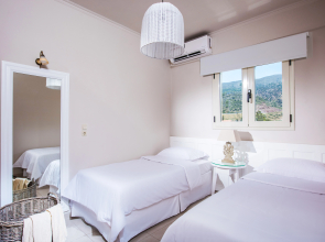 Notos Heights Hotel & Suites