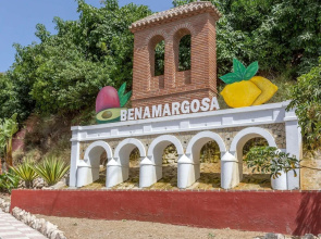 Chic Holiday Home in Benamargosa With Barbecue and Garden